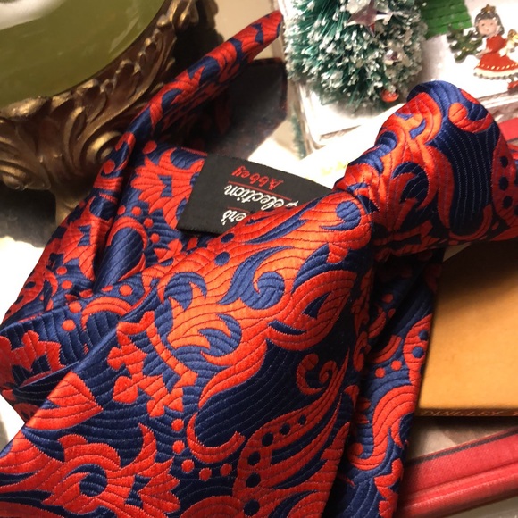 Retro Tie - Picture 3 of 9